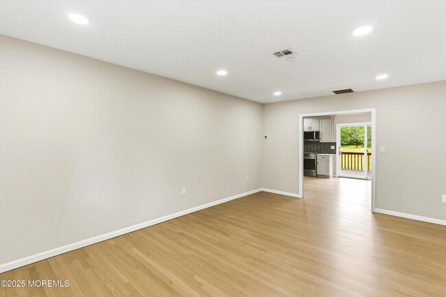 Photo - 257 Alexander Ave
