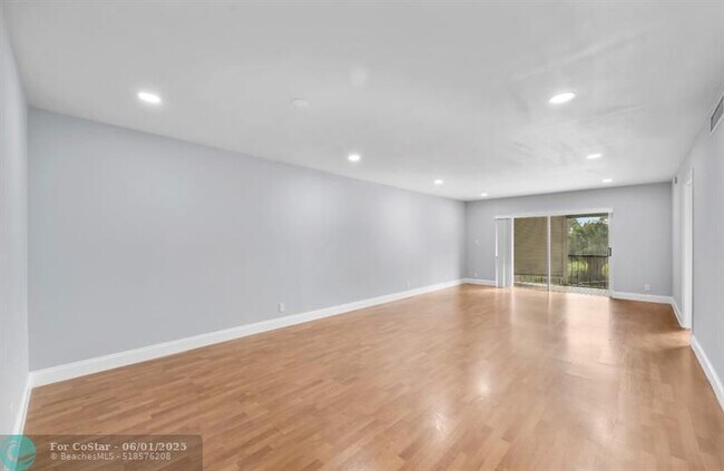 Photo - 6100 S Falls Cir Dr Unit 204