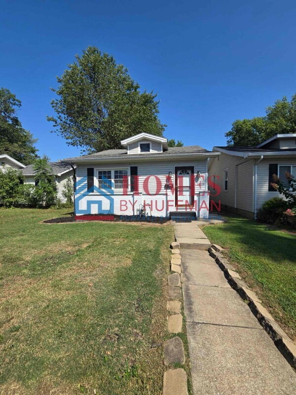 Building Photo - Two Bedroom House | Detached Garage