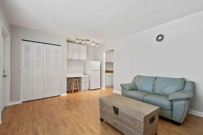 Photo - 333 SE Martin Ave Unit 2-1