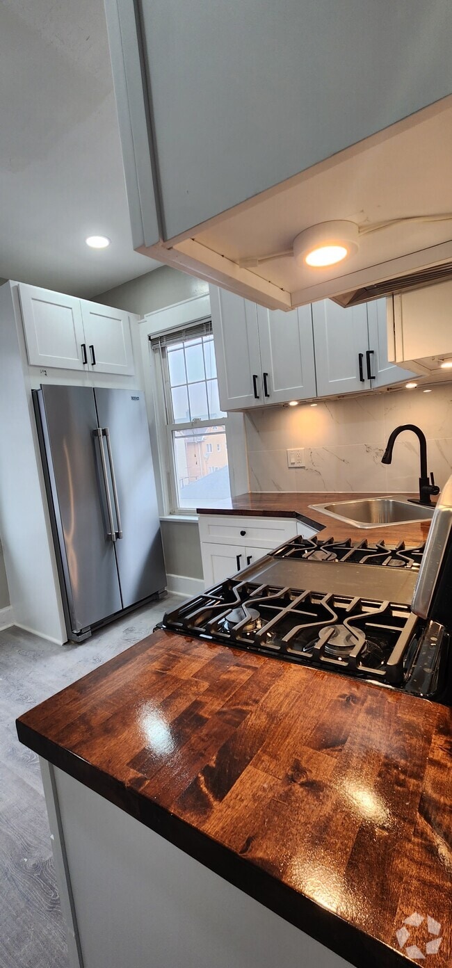 Building Photo - 27 Van Riper Ave Unit 2 Rental