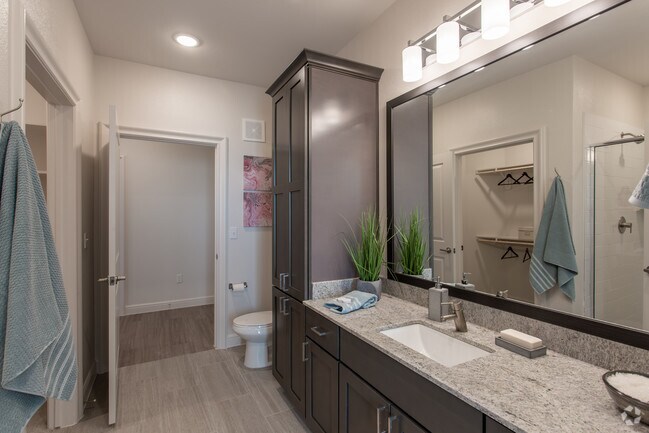 2 Br, Bathroom