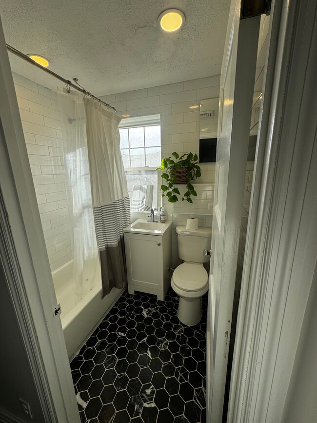 Photo - 47 Kilsyth Rd Unit 47A