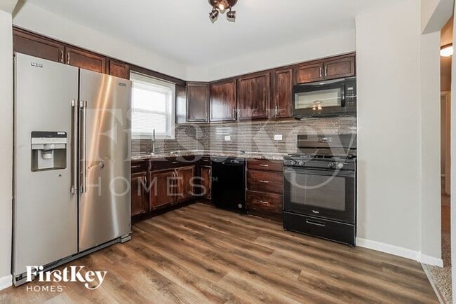 Photo - 20024 Lakewood Ave