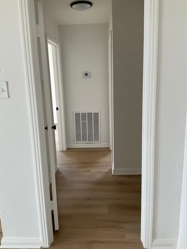 Photo - 326 E 1st St