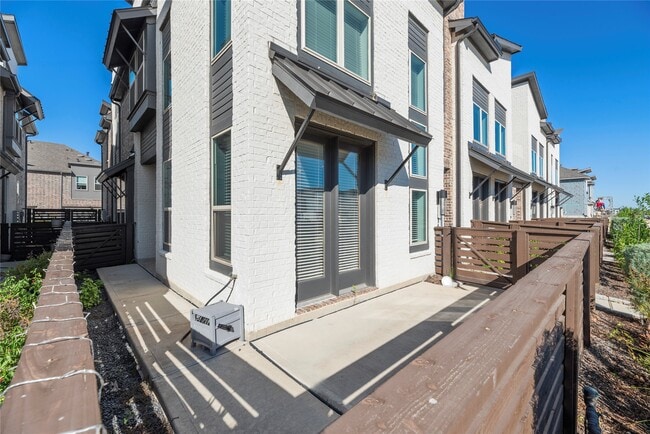 Photo - 16647 Bristol Steel Ln