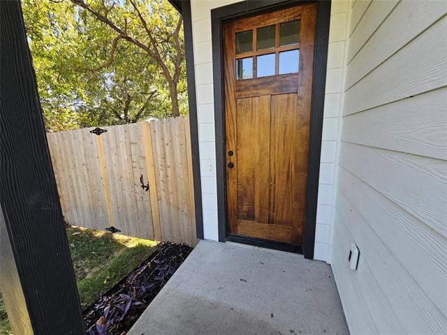 Photo - 616 W Avenue F
