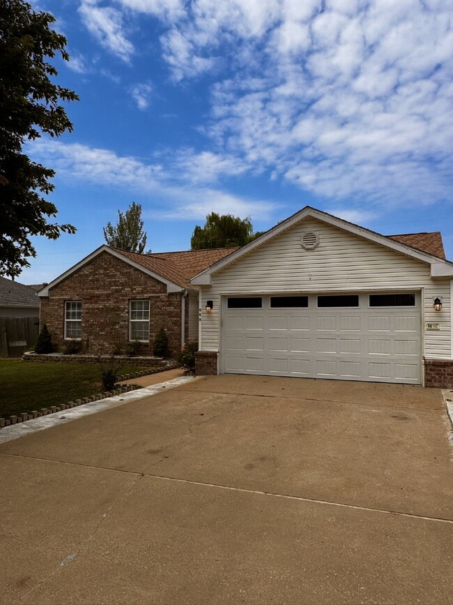 Photo - 659 Frances Dr