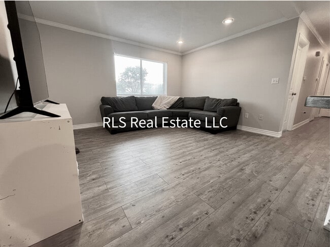 Photo - 1541 N Riverside Ave Unidad 15