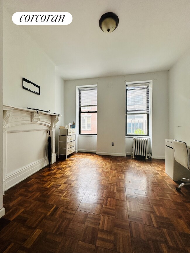 Photo - 424 E 66th St Apartamento