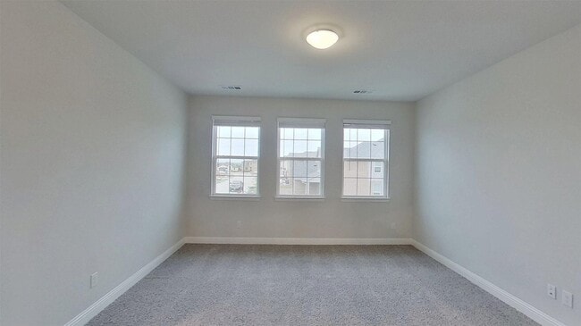 Photo - 415 Magellan Rd