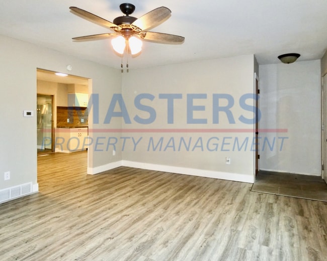 Photo - 2017 Garden Ln