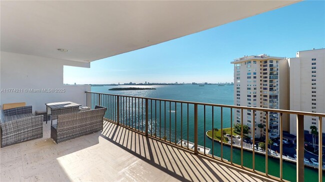 Building Photo - 1800 NE 114th St Unit 1706 Rental