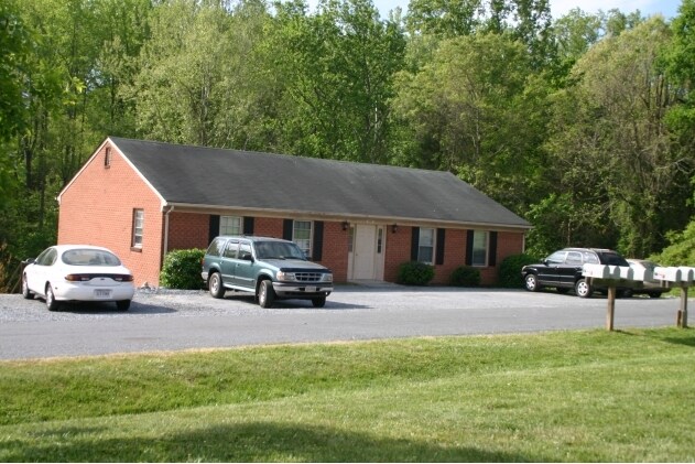 Daniel Hill Apartments - Daniel Hill Apartments