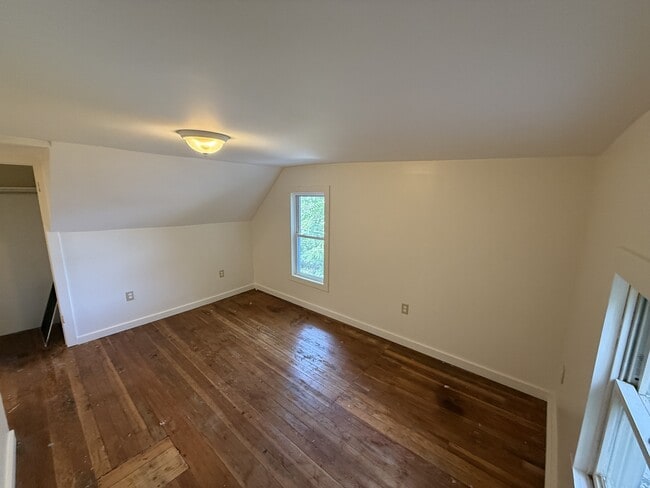Photo - 335 Spencer Rd