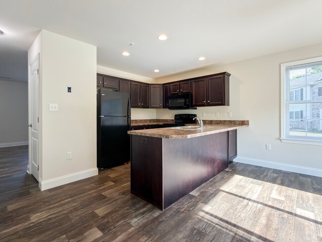 Photo - 141 Cedarwood Dr