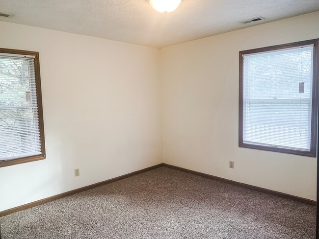 Vantage Pointe Apartments