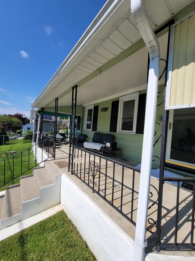 Photo - 927 Mt Pleasant Ave