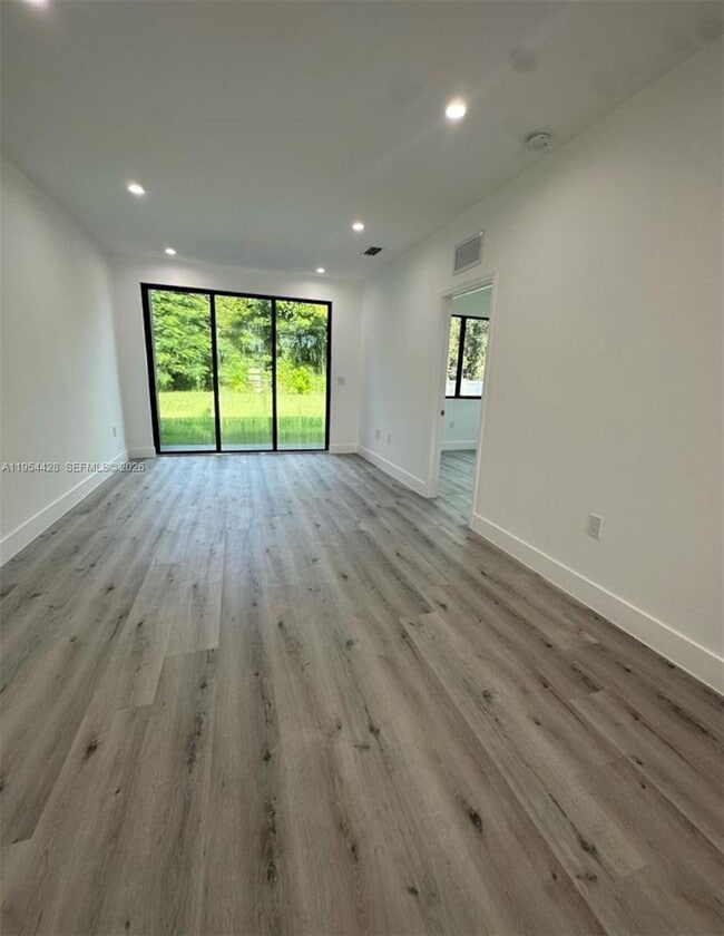 Photo - 16002 NW 38th Pl Unidad 0