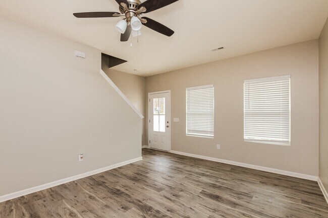 Photo - 812 Caper St