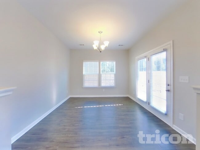 Photo - 735 Longford Dr