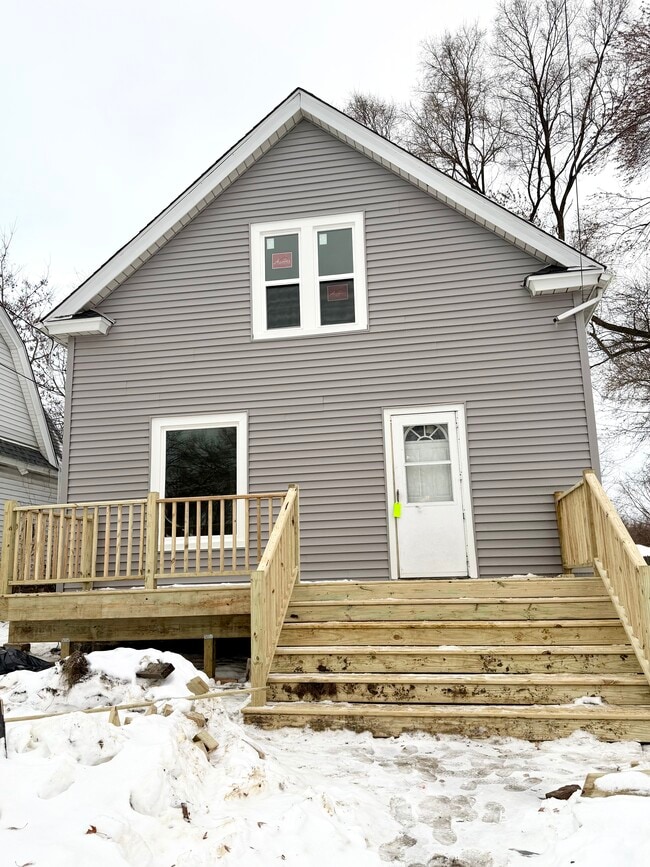 Building Photo - 1201 67th St