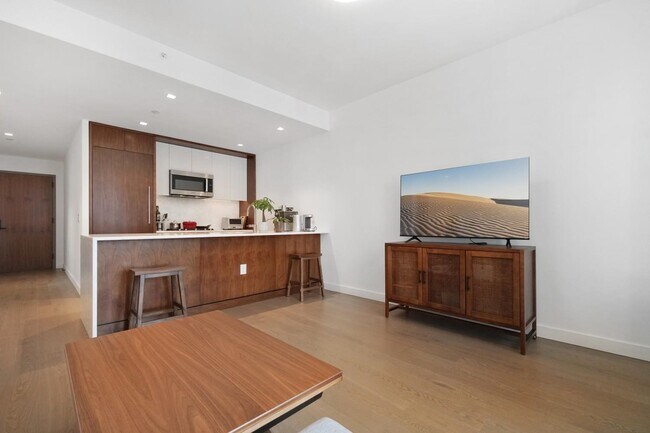Photo - 75 Park Ln S Unit 1610