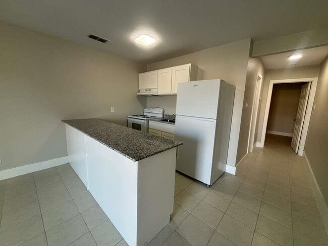 Photo - 1303 Philadelphia St Unit 3