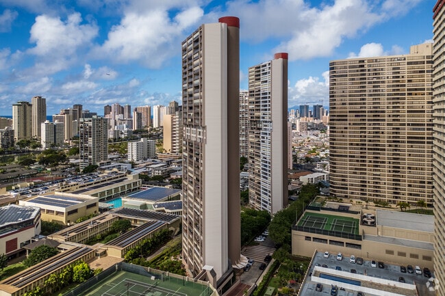 Photo - Royal Iolani