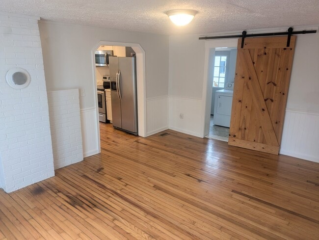 Photo - 447 Toytown Rd