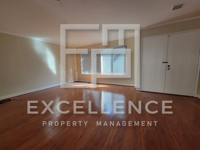 Photo - 3/2.5 Townhouse with 2 Car Garage,