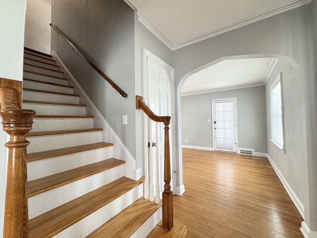 Photo - 738 E Meyer Blvd