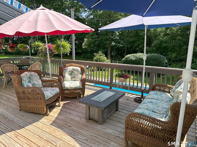Photo - 11 Van Campen Ln