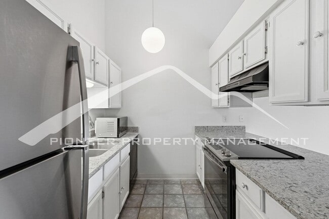Photo - Spacious Condo with Washer/Dryer and Central AC Unit 302