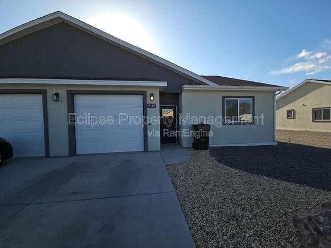 Building Photo - 507 Crestone Ave