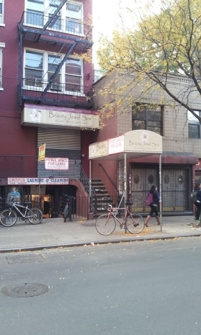 Photo - 146 W 4th St