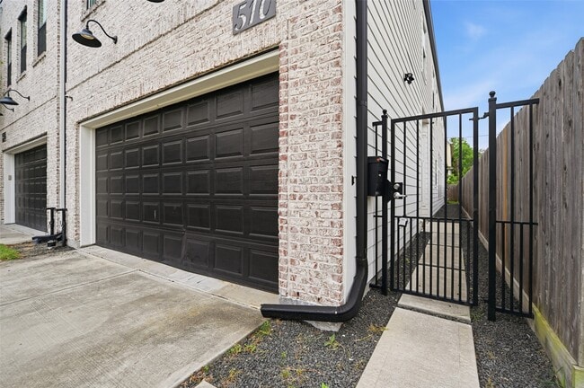 Photo - 510 E 28th St