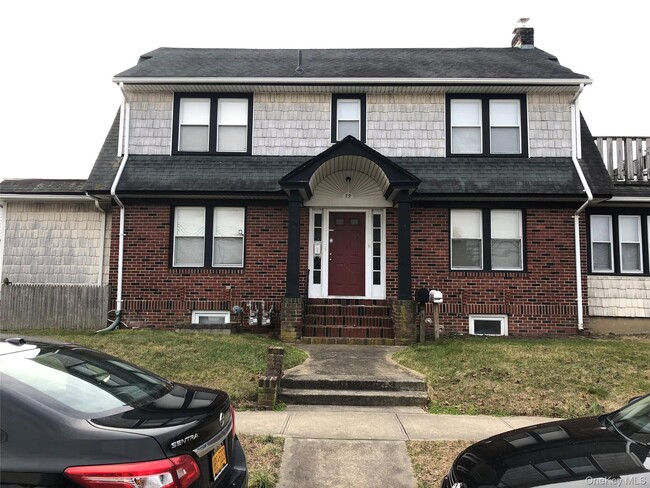 Building Photo - 79 Sagamore Rd