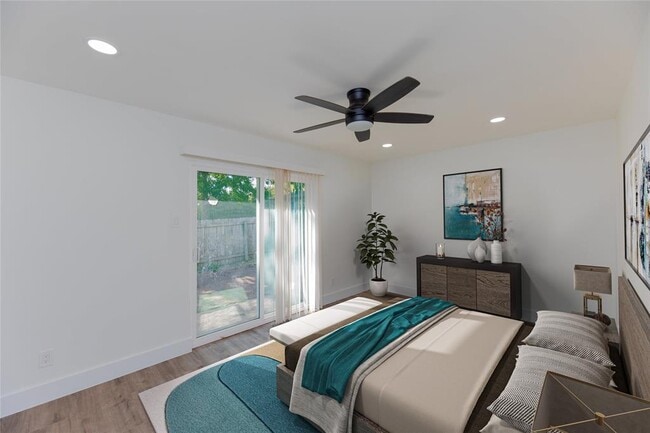 8405 Georgian Dr