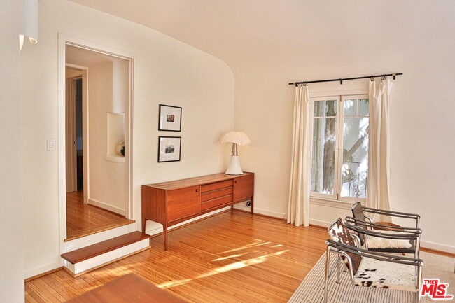 Photo - 2256 Silver Ridge Ave