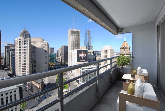 C1 Balcony