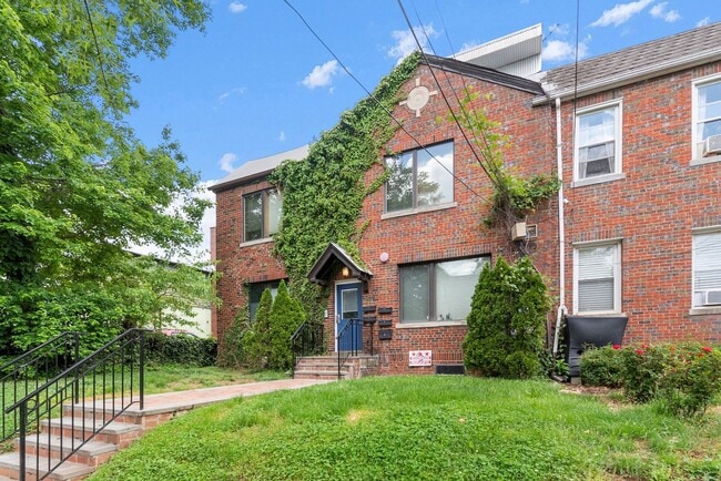 Photo - Modern 2B/2B with Parking | Minutes to Brookland Metro, Catholic University, MedStar & Children’s... Unit 202