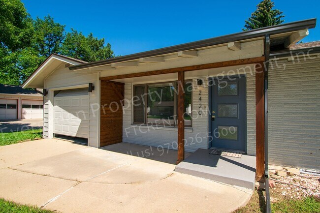 Photo - 2420 Poplar Dr