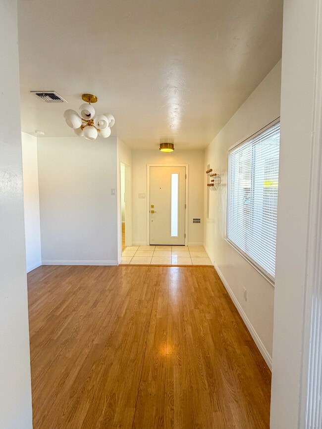 Photo - 925 Park Paseo