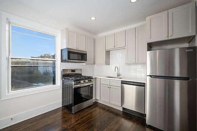 Photo - 3255 N Hamlin Ave Unit 1