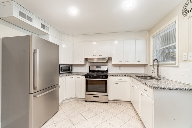 Photo - 3936 Walnut St