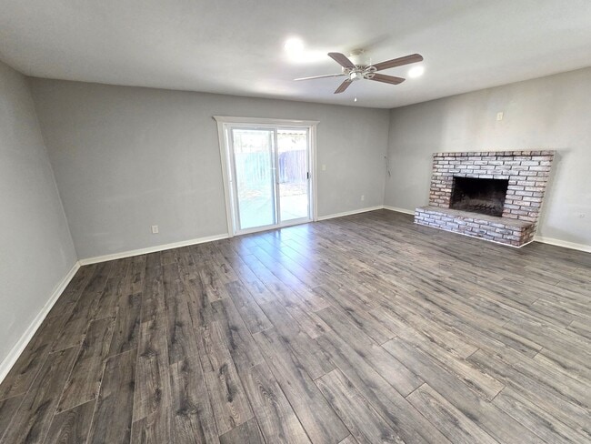 Photo - Immaculate 3 Bedroom 2 Bath Home near Veteran's Park