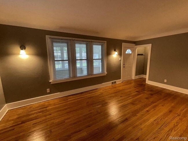 Photo - 627 Frederick St