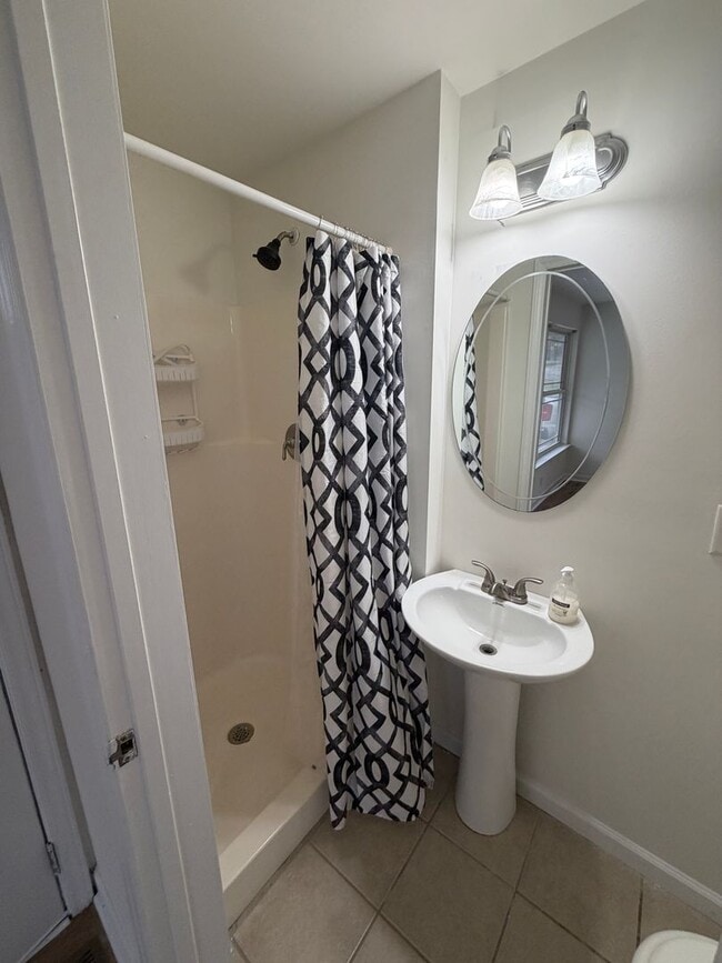 Photo - Cute 3 Bed 2 Bathroom House with storage/garage