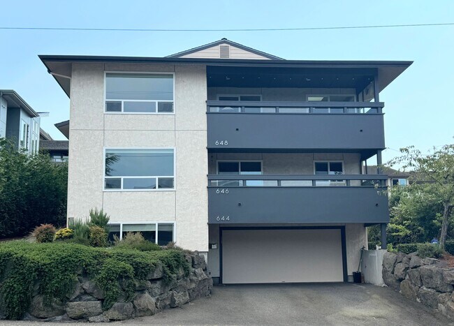 Exterior - 644 Bell Street Apartments Unit 644 Bell St